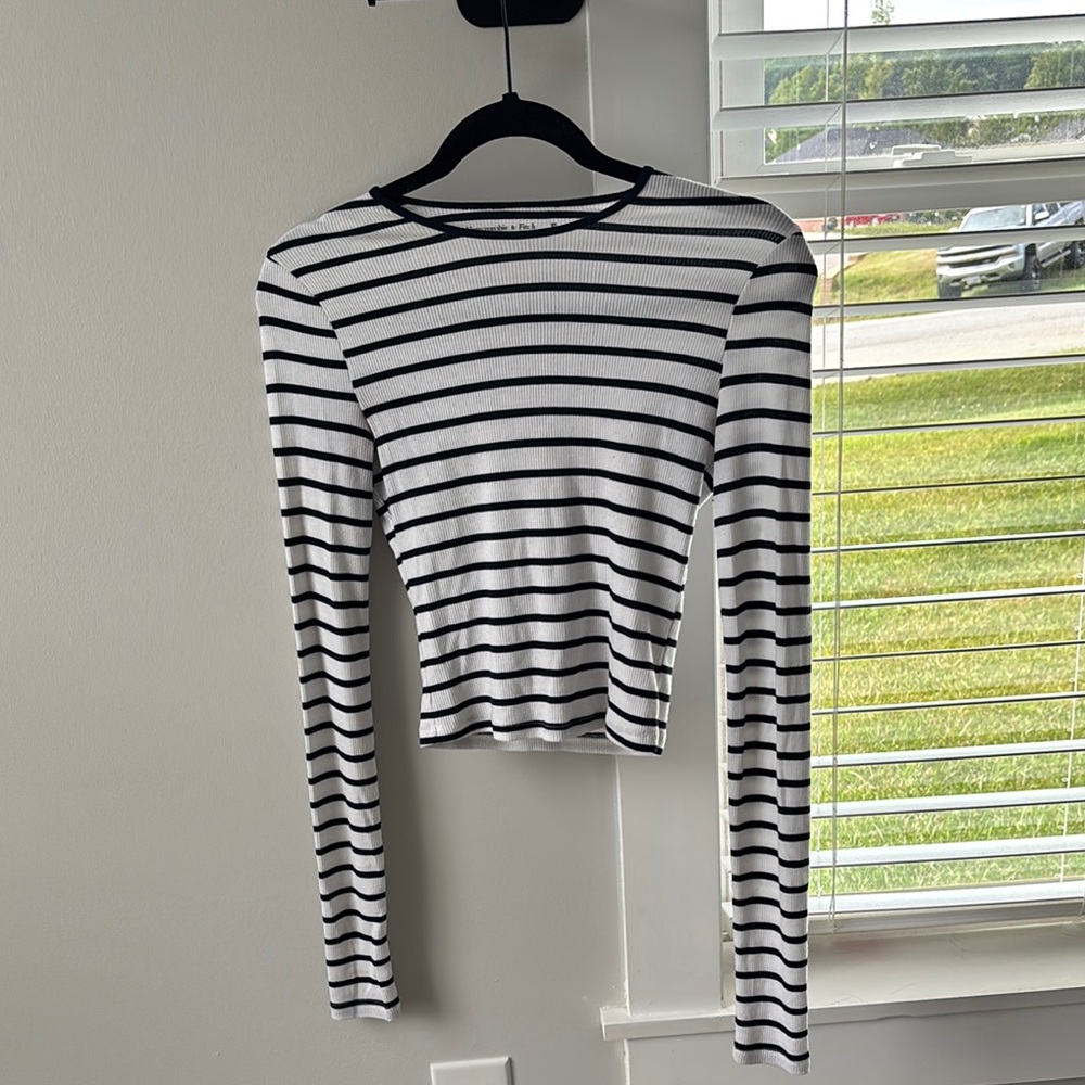 Abercrombie & Fitch Soft A&F Essentials long sleeve tee cropped